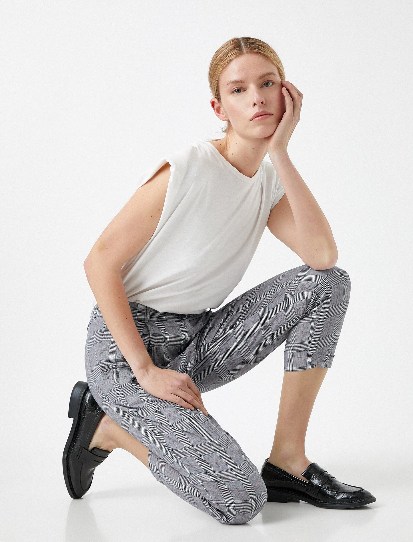 Koton Grey Red Checked Casual Women's Pants