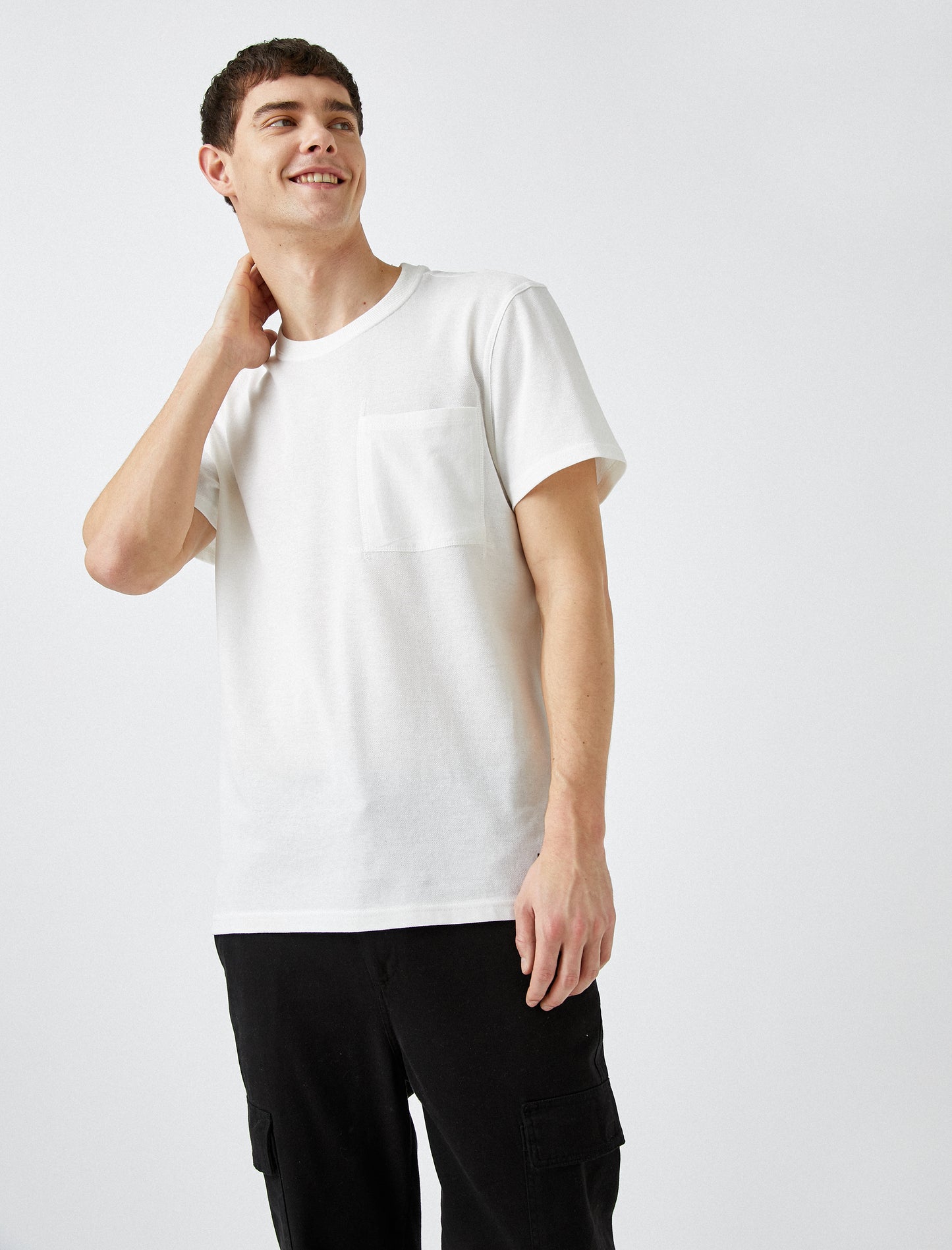 Koton Basic Crew Neck Men's T-Shirt with Pocket