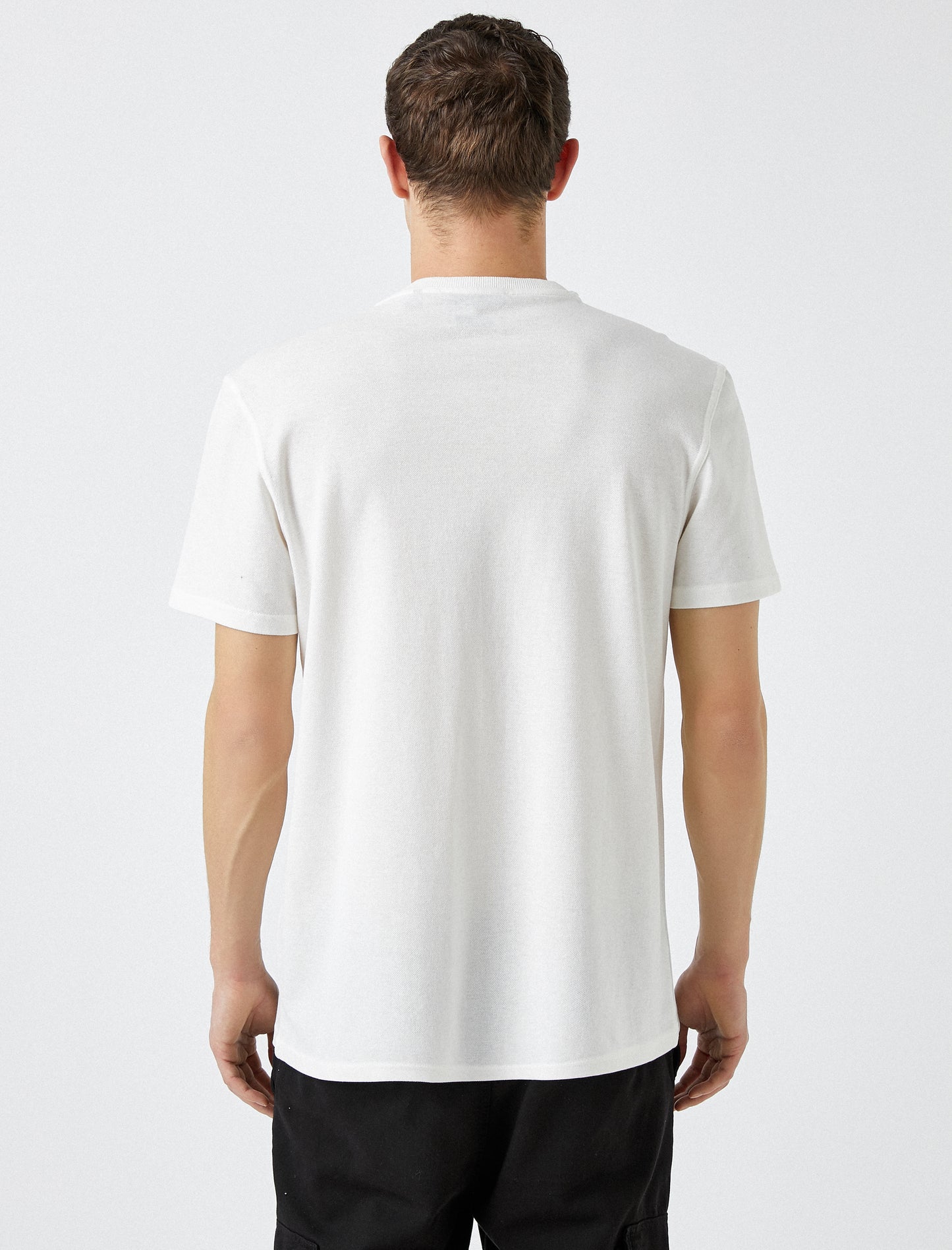 Koton Basic Crew Neck Men's T-Shirt with Pocket